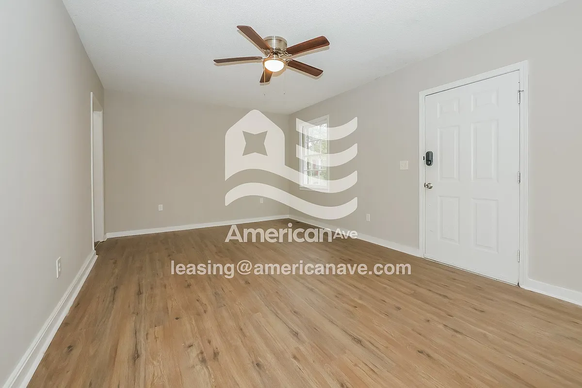 27477_002_wm_-_living_room_13337948.jpg - 1188 Briarcliff Rd