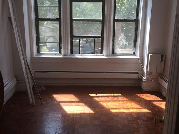 3rd image of 146 Clendenny Ave