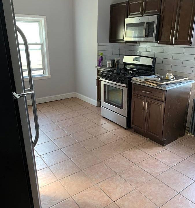 1st image of 37 Fairview St Floor 2