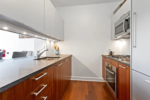 Rented by BLU Real Estate | media 17