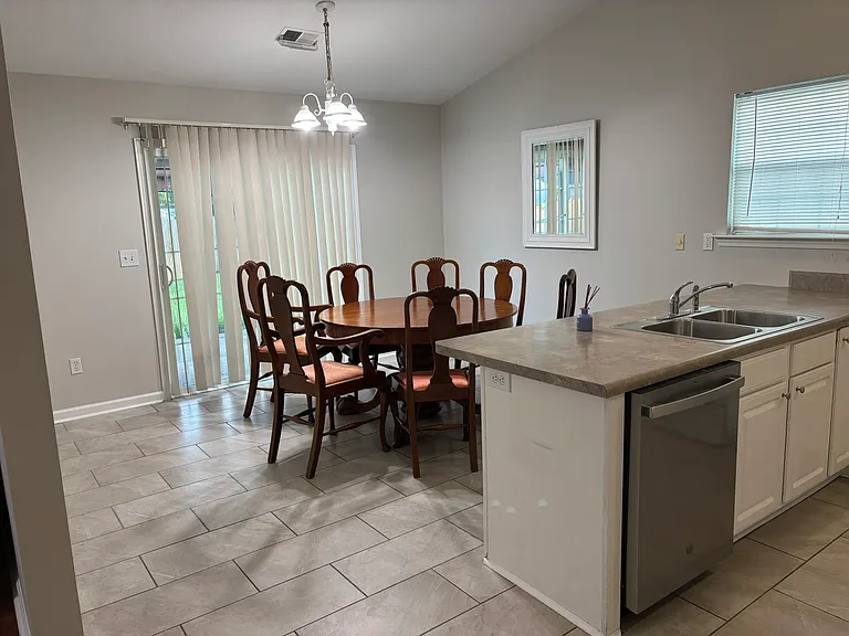 644 Grover Dr — Photo 13