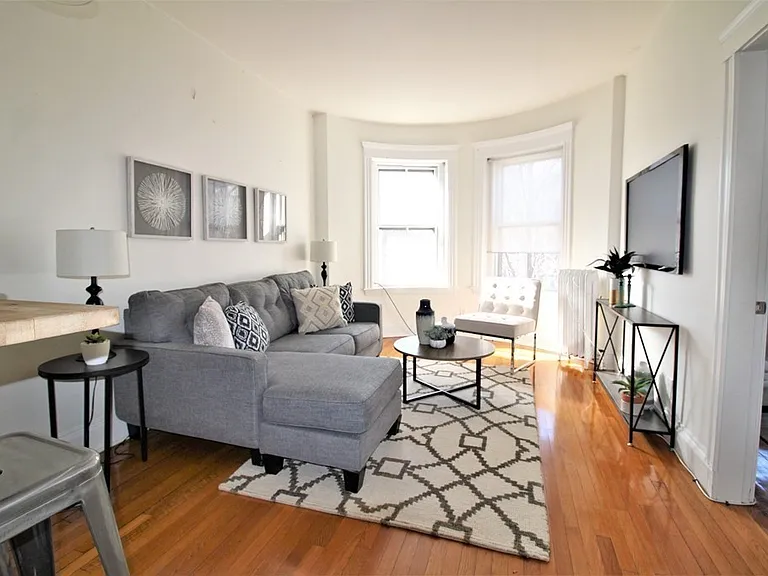 32 Winchester St #8 — Photo 1