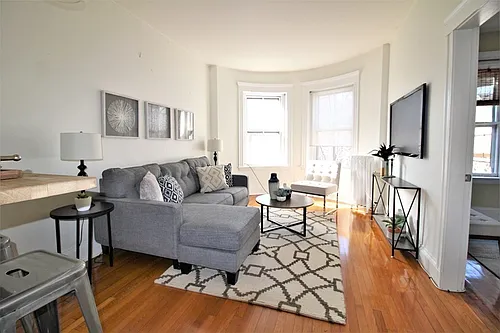 32 Winchester St #8 Photo 1