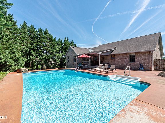 3rd image of 713 Mize Farm Ct