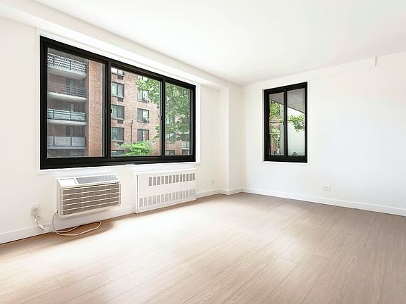3rd image of 470 Lenox Ave APT 1R