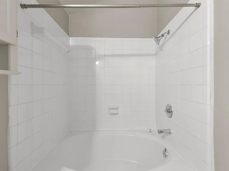 2711 Polk St — Photo 20