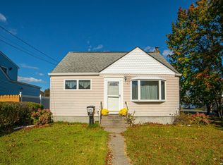 317 Ferndale Ct, Copiague, NY 11726