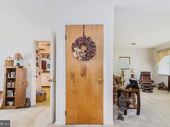 4th image of 1103 Wythe Ln