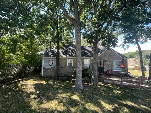 2nd image of 2400 Old Matthews Rd