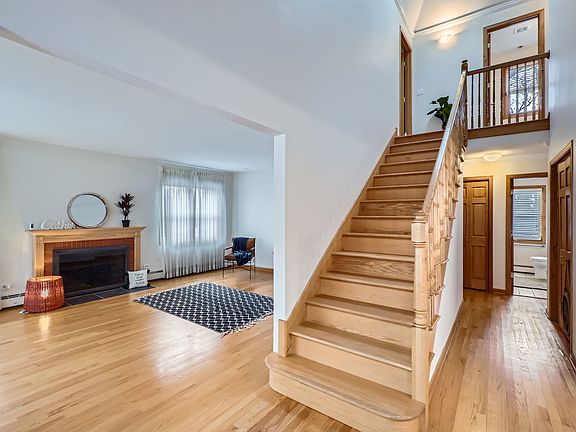 3rd image of 9610 Parkside Ave