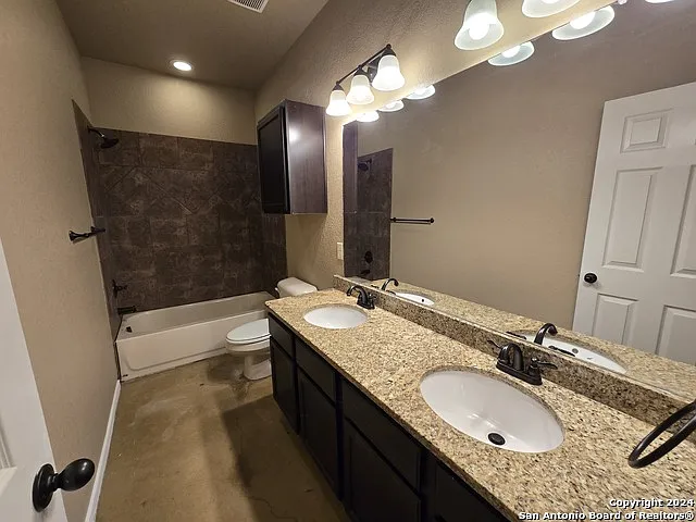 1084 Carolyn Cv — Photo 15