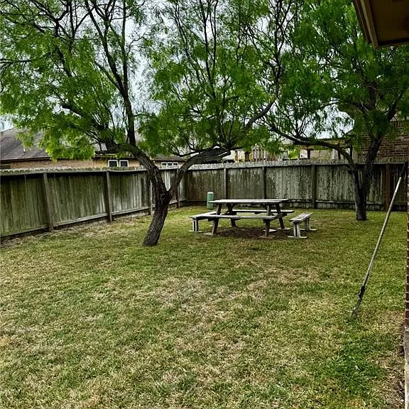 2106 Halcon St — Photo 22
