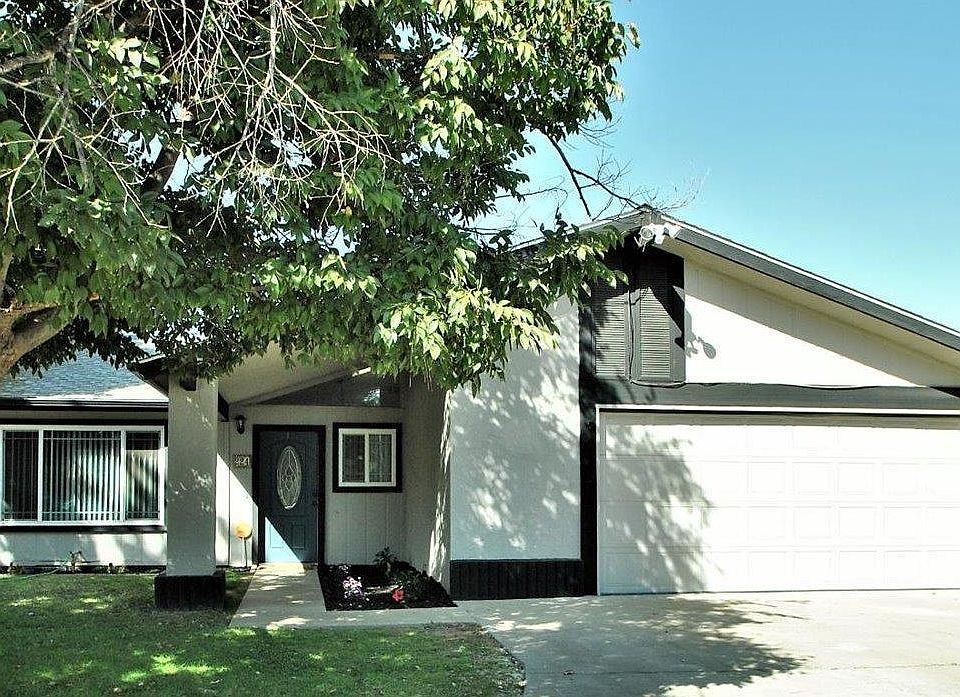 1st image of 224 W Sierra Ave