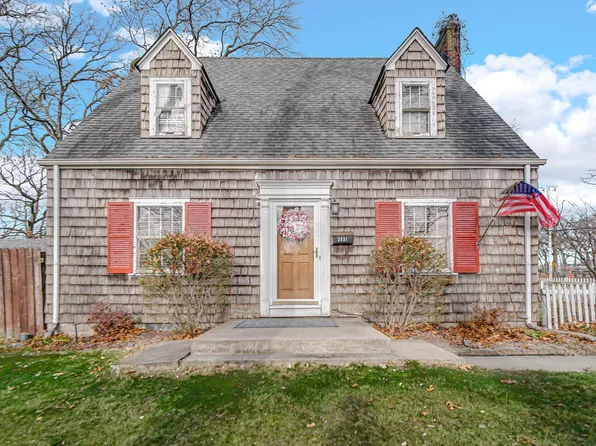 2651 Wicker Ave, Highland, IN 46322