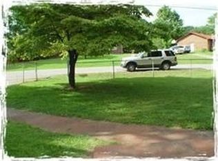 608 Cleveland Dr, Clarksville, TN 37042