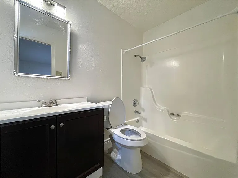 1729 Cricket Hollow Dr — Photo 12