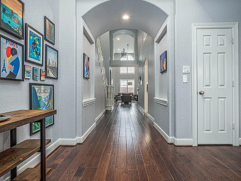 5907 Ballina Canyon Ln — Photo 2