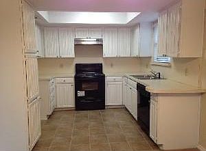 5th image of 918 Robinwood Dr