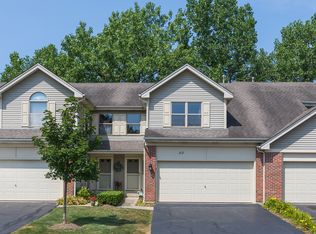 212 Woodboro Dr, West Chicago, IL 60185
