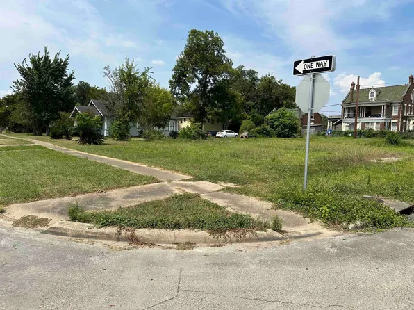 339 N 3rd St, Beaumont, TX 77701