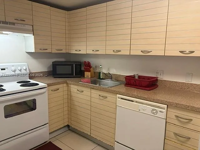 Barcelona Condo — Photo 3
