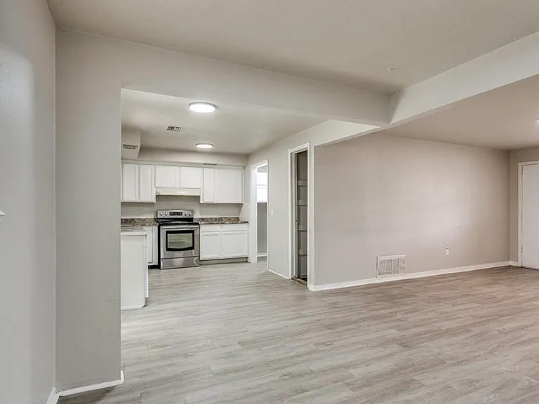 2908 SW 62nd St — Photo 11