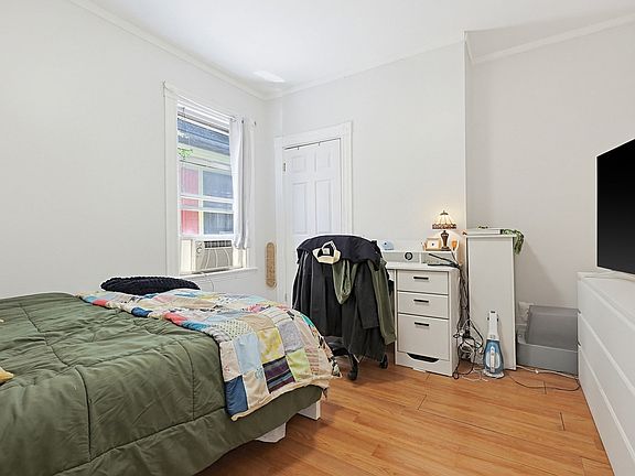 5th image of 298 Brookline St #2