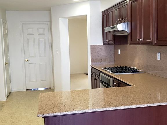 3rd image of 5267 E Geary St