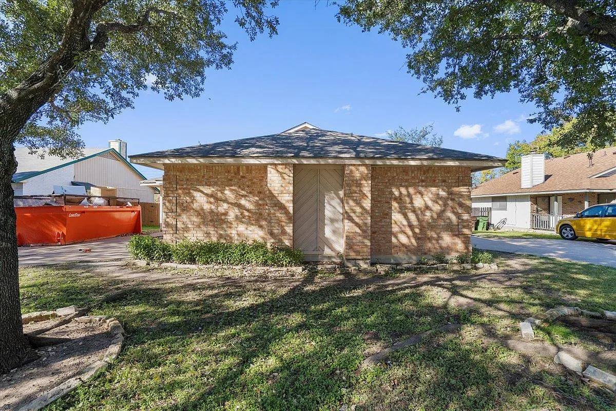 2 bed, 2.0 bath, 771 sqft, $1,550 — Photo 1