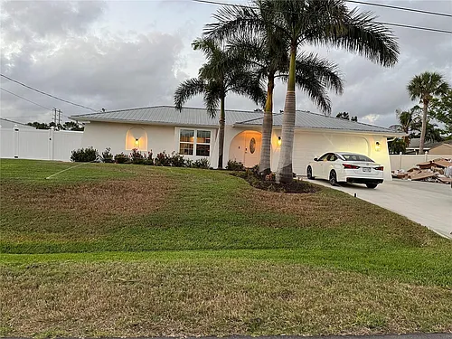 670 Coral Dr Photo 1