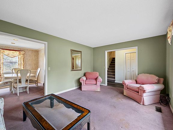 5th image of 8700 Reba Ln