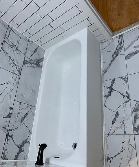 1001 Andrews Ave #6 — Photo 3