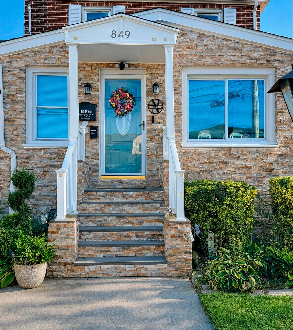 3 bed, $4,500 — Photo 1