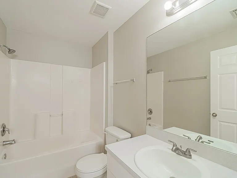 1726 SW 22nd St — Photo 15