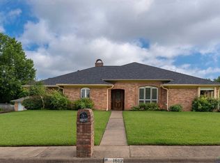 1612 McAllen St, Henderson, TX 75654
