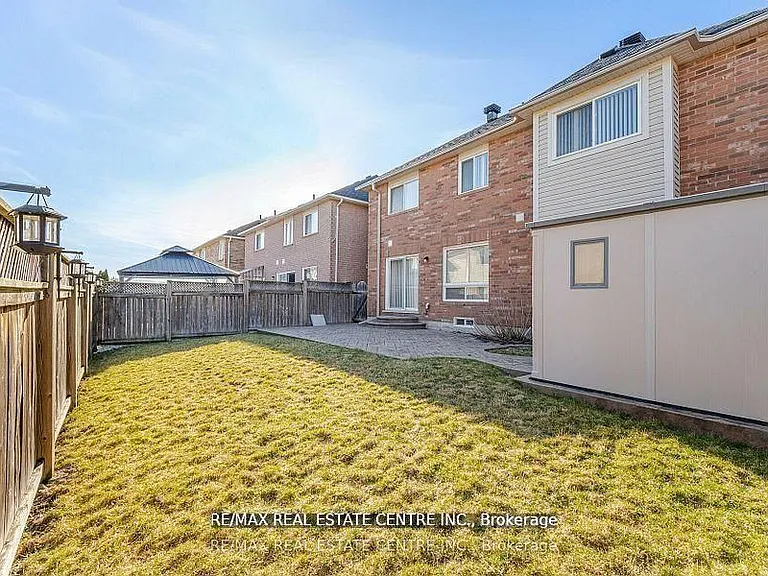 15 Mendoza Dr #BASEMENT — Photo 2