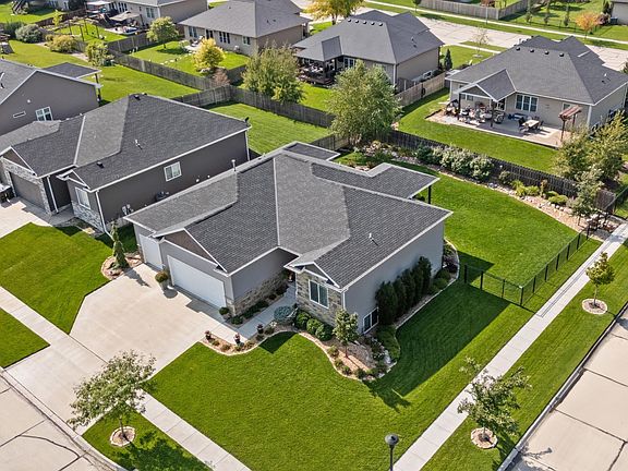 3rd image of 9333 Dutch Mill Ln