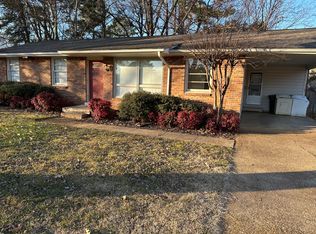 602 Graycroft Dr SW, Huntsville, AL 35802