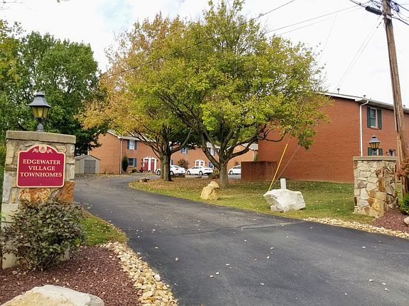 2nd image of 114 Edgewater Vlg #23
