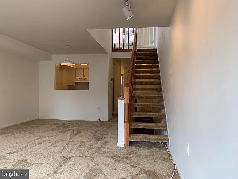 1209 Locust St #3F — Photo 11