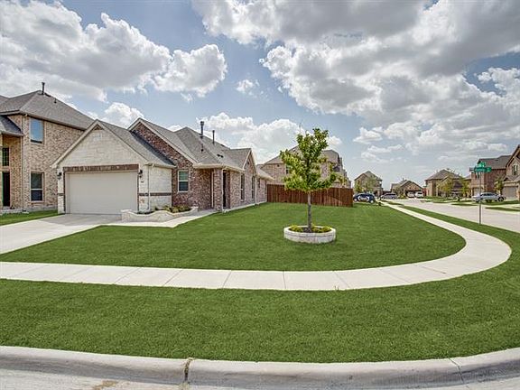 2nd image of 317 Brazoria Ln