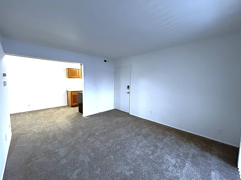 Charter Oaks Apartments — Photo 137