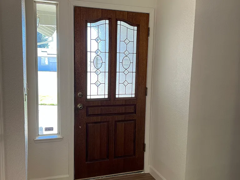 795 Railroad Ave — Photo 2
