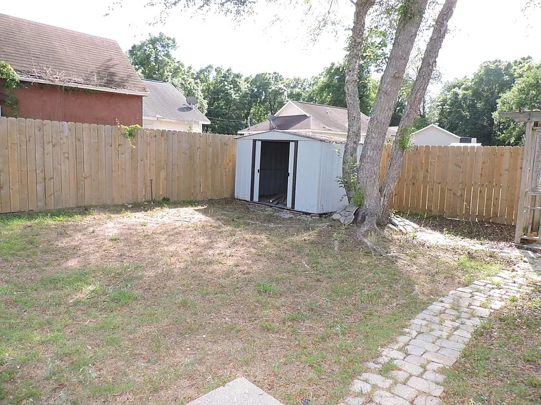 147 Creekview Dr — Photo 18