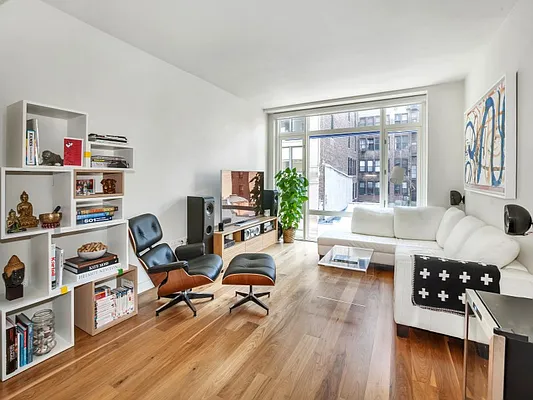 Sold by Sotheby's International Realty | media 1