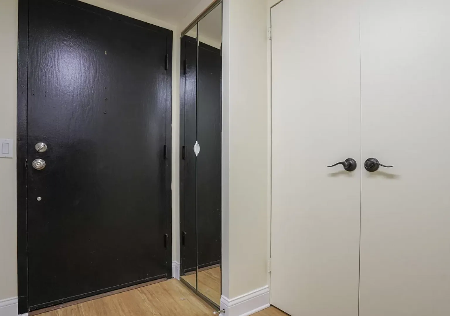 3 Bed | 2 Bath | Downtown Condo | Garage Parking Included — Photo 4