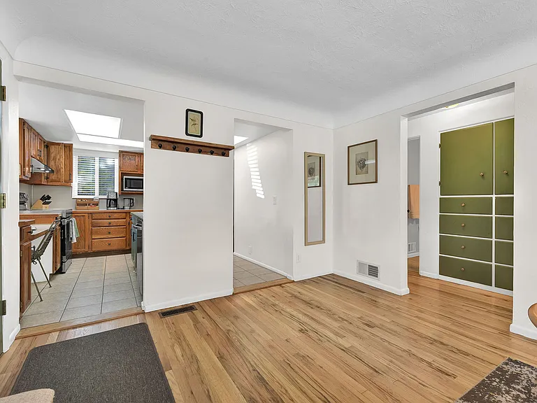 609 N Roosevelt St — Photo 6
