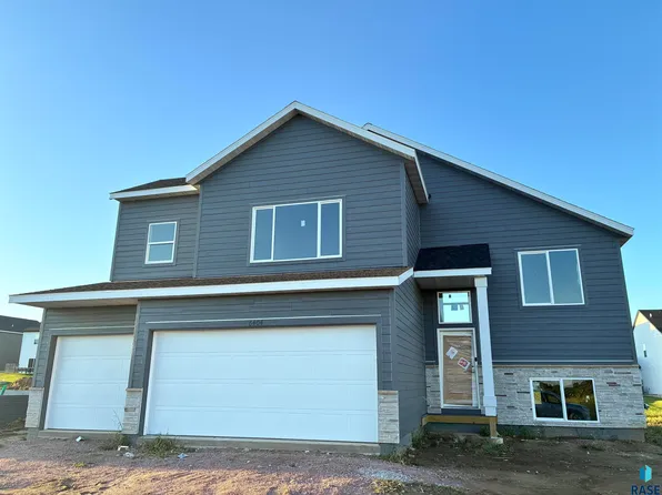 6404 W Goldberg Dr, Sioux Falls, SD 57107