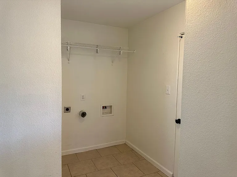 2037 N 21st Pl — Photo 10