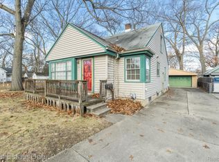 910 W Maplehurst St, Ferndale, MI 48220